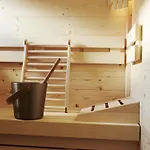 Cosy, Modern Canadian Wooden * Ladis