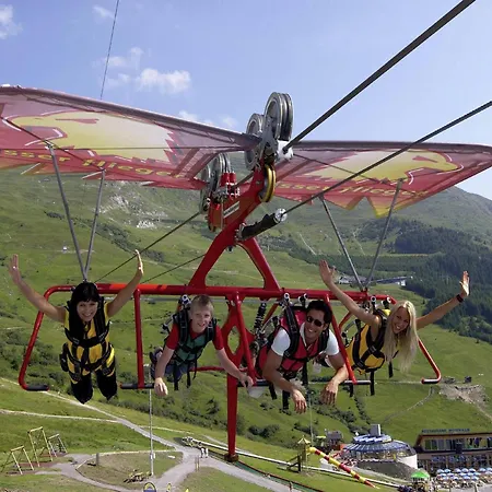 Chalé Cosy, Modern Canadian Wooden